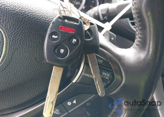 JH4CU2F63BC014886: 42394394