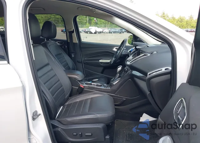 1FMCU9J92GUB18164: 42393522