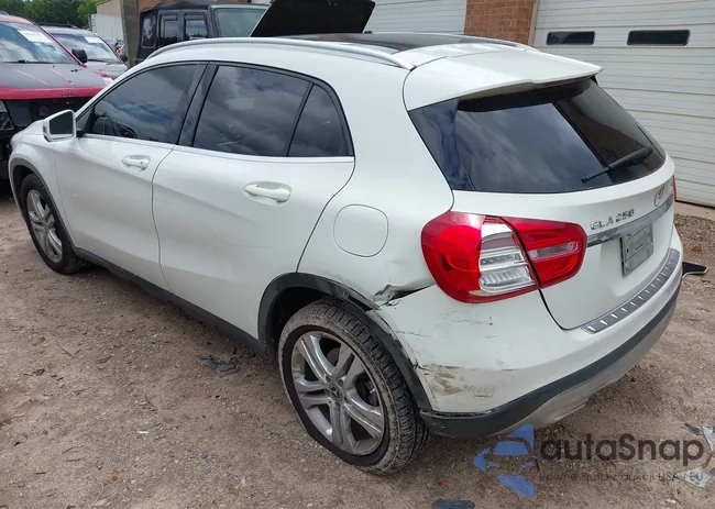 WDCTG4GB5FJ073496: 42393796