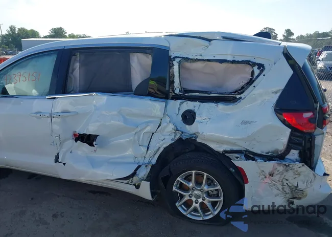 2C4RC1BG3RR123230: 42395151