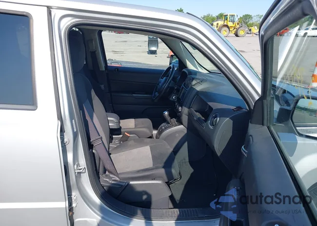 1J4NF1GB8BD277387: 42395179