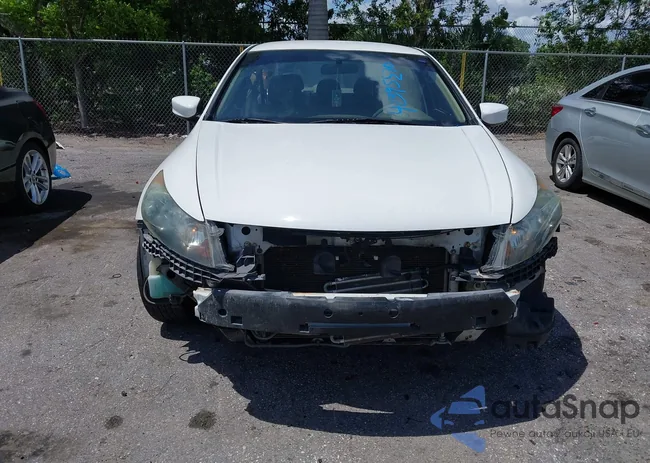 1HGCP2F45AA180393: 42395270