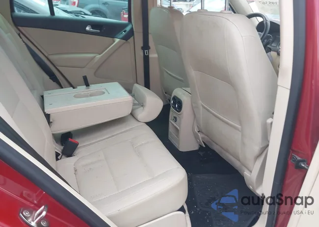 WVGAV7AX8CW002960: 42395367