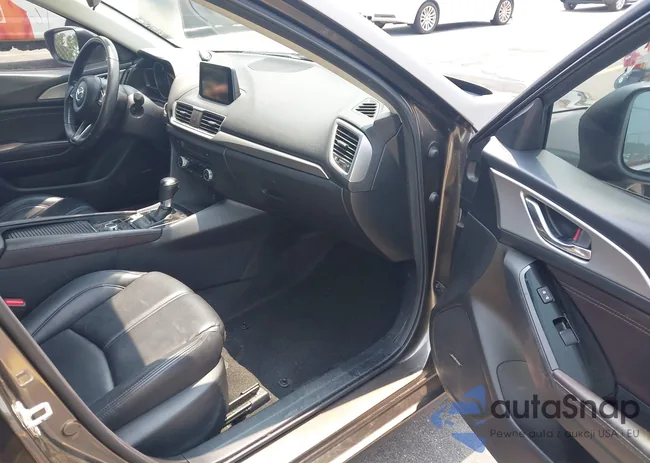 3MZBN1V74HM142735: 42395462