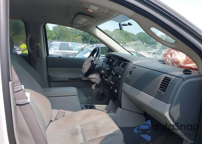 1D8HB38P57F568317: 42395468