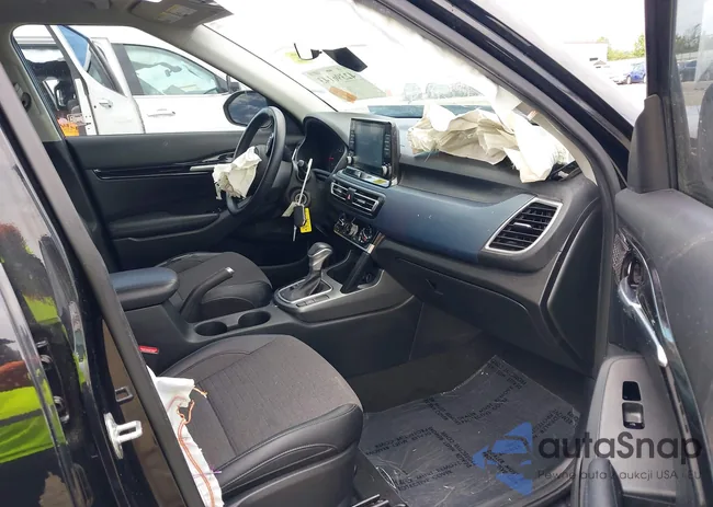 KNDEU2AA5M7050144: 42396143