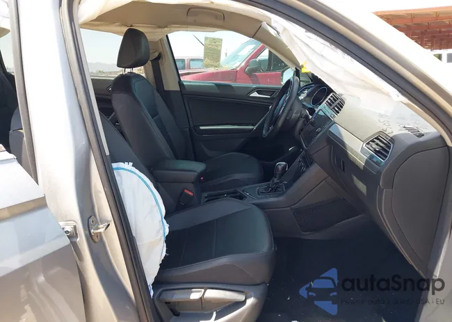 3VV3B7AX2LM106819: 42396292