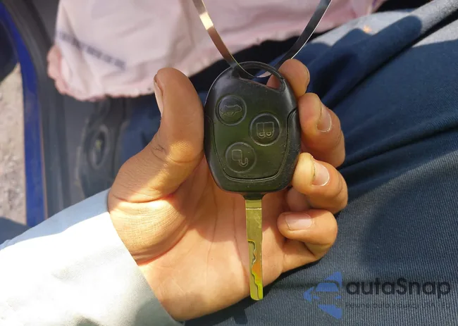 3FADP4BJ8EM194944: 42395497