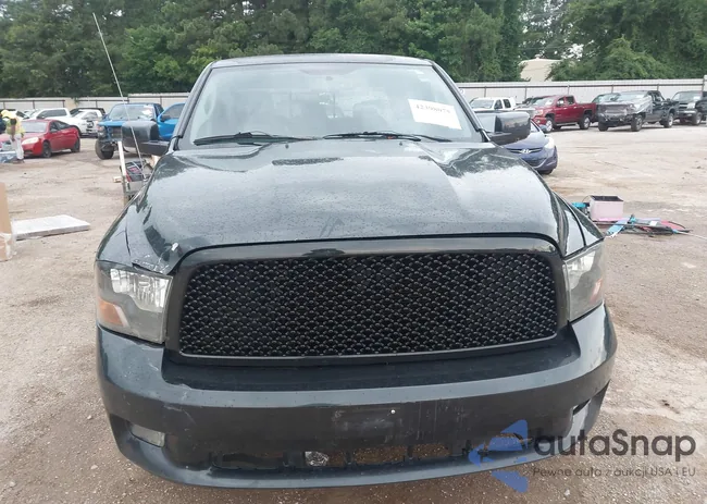 1D3HB13T69S703670: 42398075