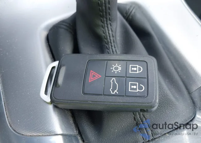 YV140MTL2H2437104: 42398891