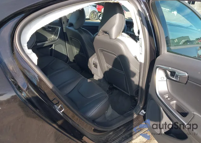 YV140MTL2H2437104: 42398891