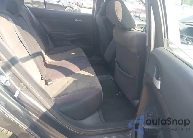 1HGCP2F40AA179538: 42399316