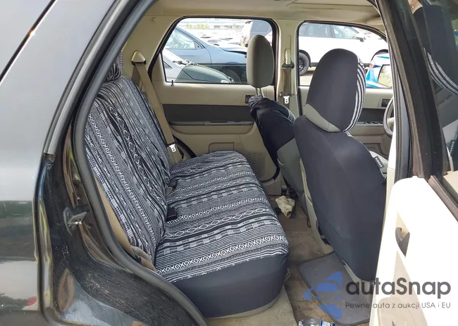 1FMCU9D74AKB31365: 42399351