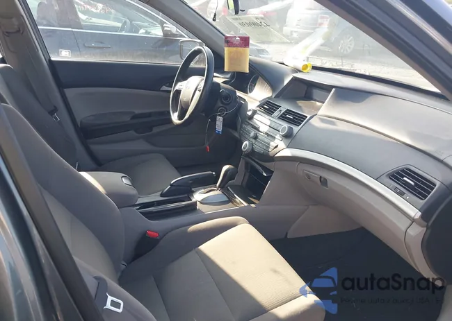 1HGCP2F30CA103120: 42400030