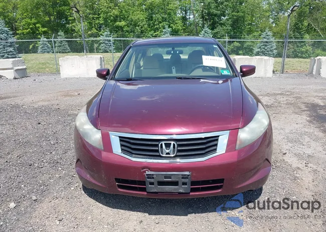 1HGCP26448A068985: 42400124