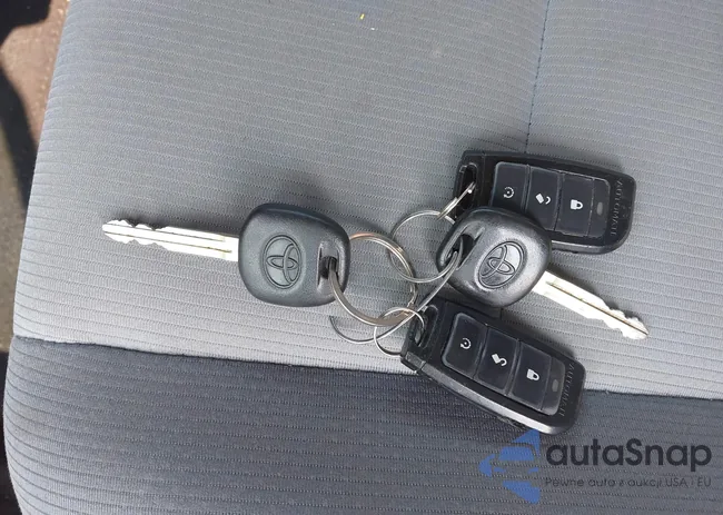 2T1BURHE7EC026674: 42400319