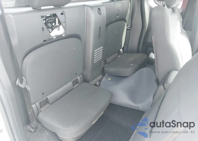 1N6ED1CL4NN672429: 42400328