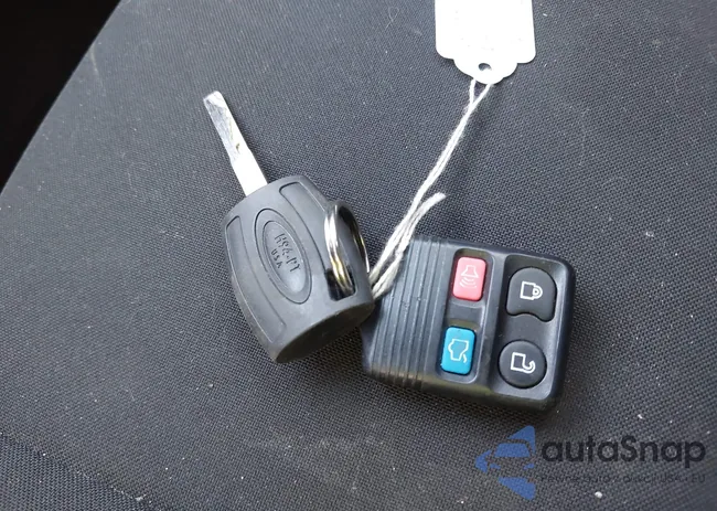 1FADP3F27GL385739: 42400329