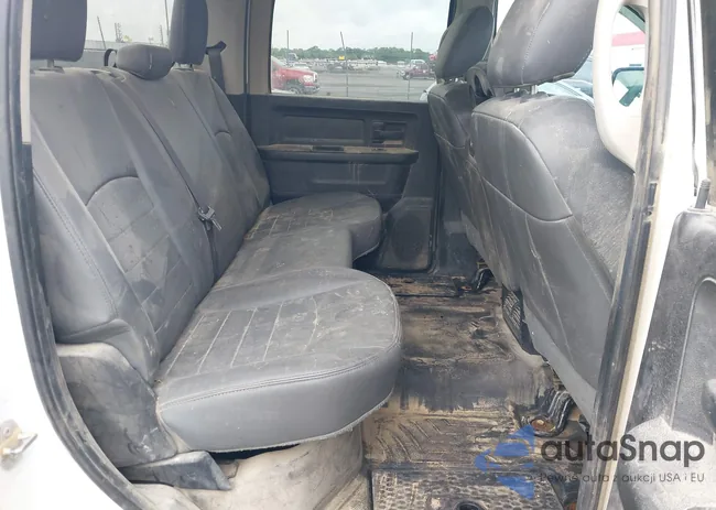 3C7WR5HT1GG183137: 42399613