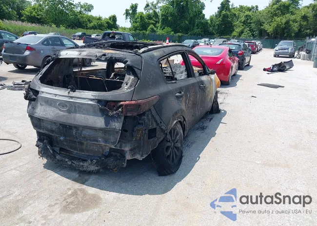 KNDPNCACXH7206780: 42401226