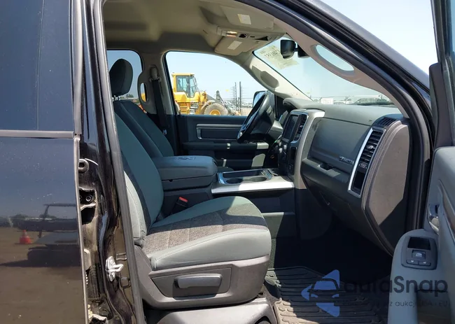 1C6RR7LM4HS882771: 42401357