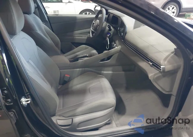 KMHLL4DG0RU813925: 42400752