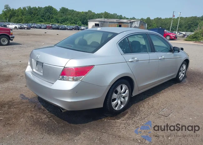 1HGCP26869A199338: 42400808