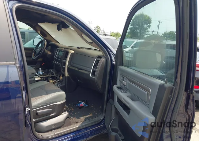 1C6RR6GG4FS553726: 42400828