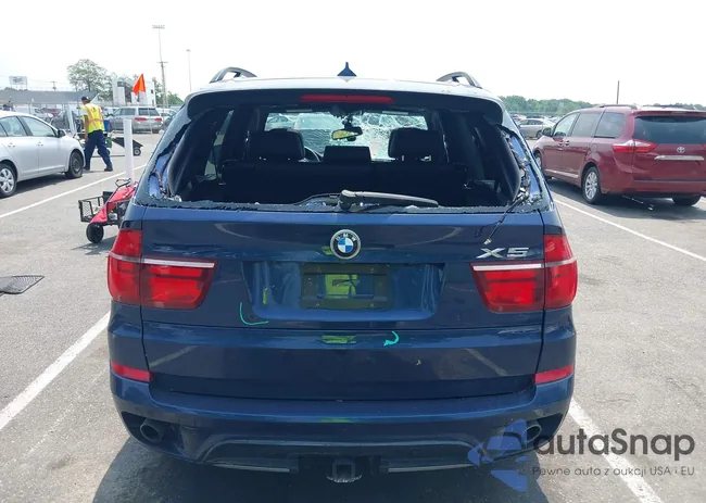 5UXZW0C58CL666201: 42401904