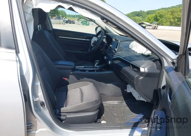 1N4BL4DV3MN303348: 42402144