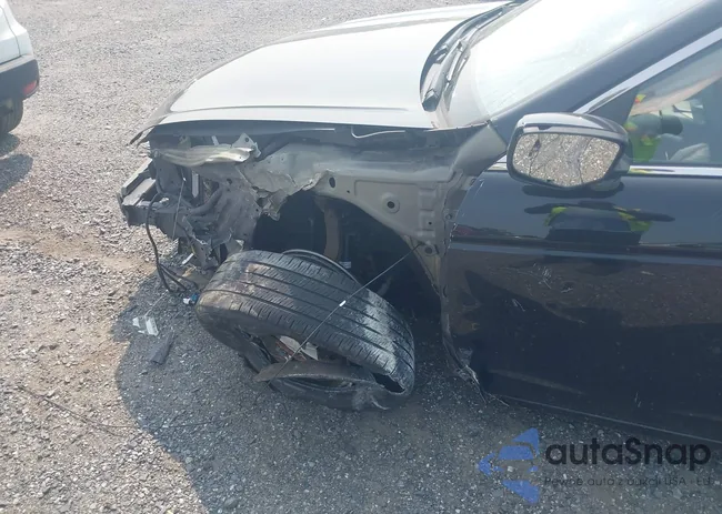 1HGCP2E39BA136097: 42402268