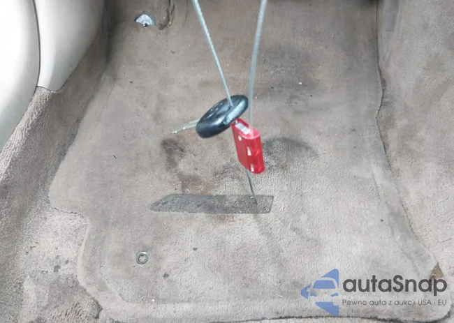 4T1BF28B6YU036865: 42402305