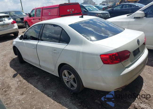 3VWLL7AJ9DM300544: 42401610