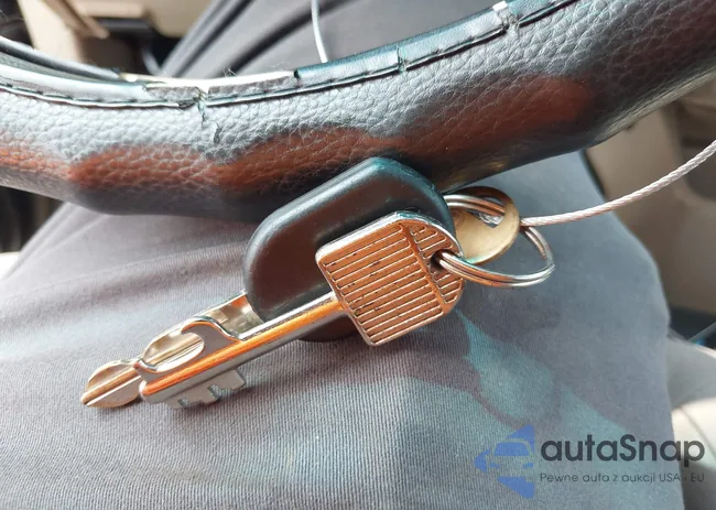 1FMZU67K55UA78369: 42401679