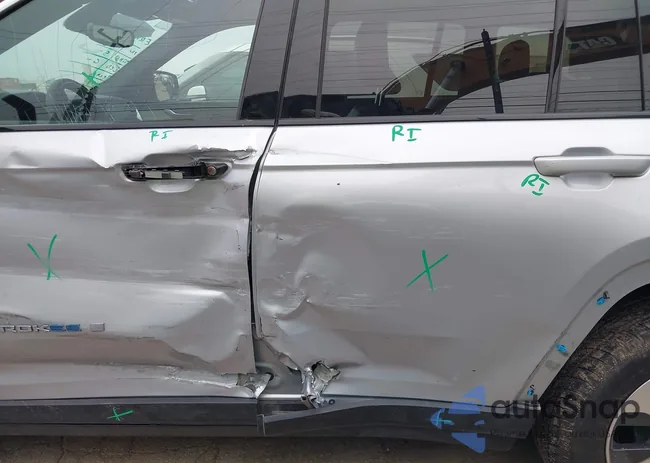 1C4RJYB69R8516697: 42401688