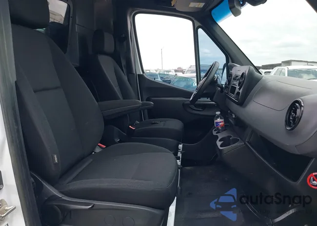 W1W4DBHY3MT049116: 42401739