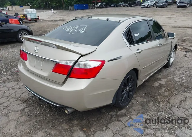 1HGCR2F7XDA008093: 42402869