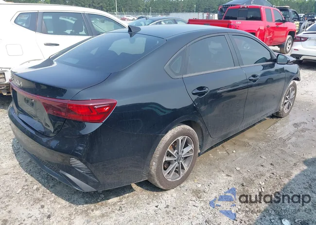 3KPF24AD4RE723898: 42402906