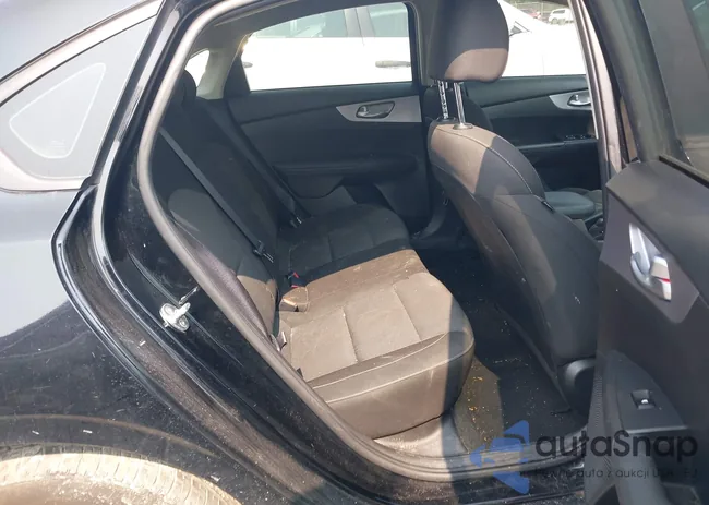 3KPF24AD4RE723898: 42402906