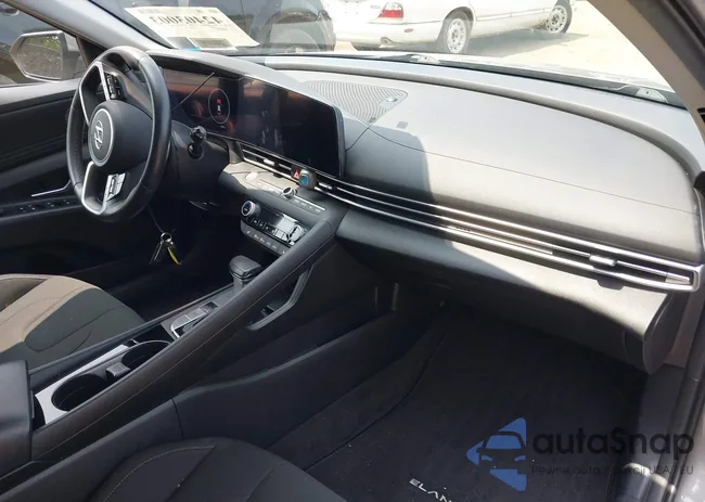 KMHLS4AG0PU558651: 42403003