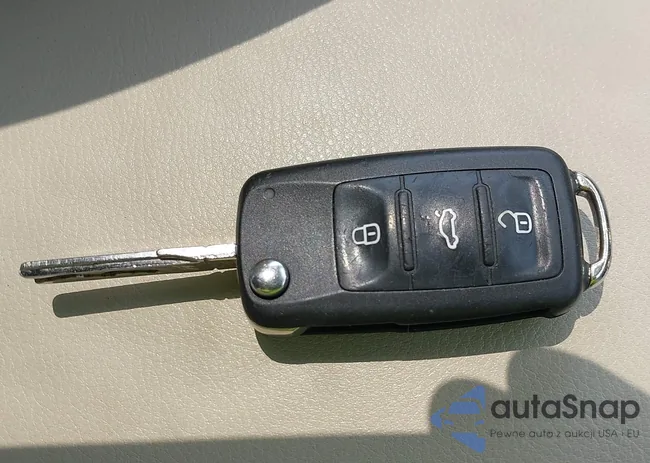 WVGBV7AX1CW548133: 42403164