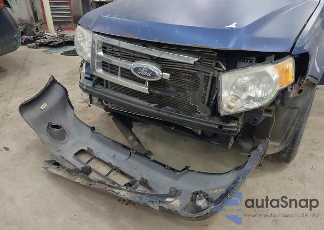 1FMCU93158KB27073: 42403247