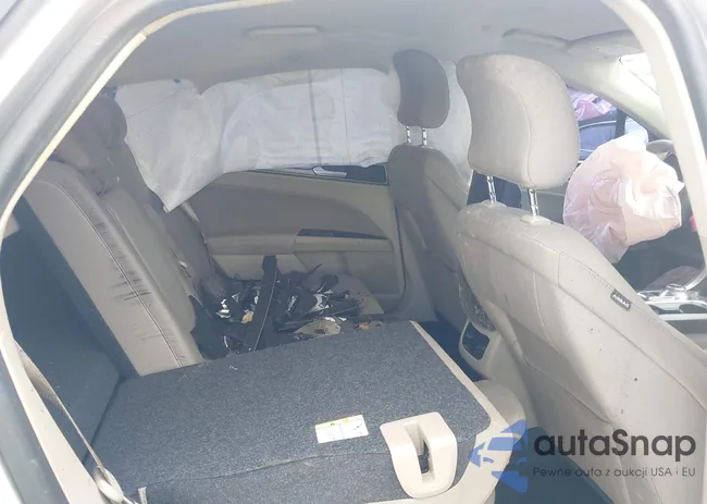 3FA6P0LU8KR205658: 42403259