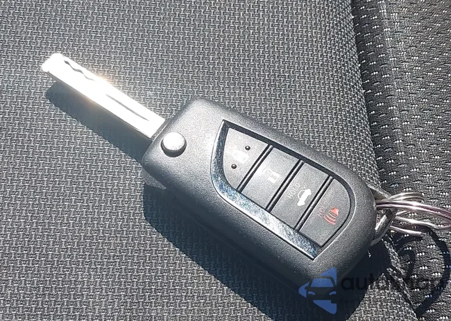 5YFS4RCE6LP011930: 42402579