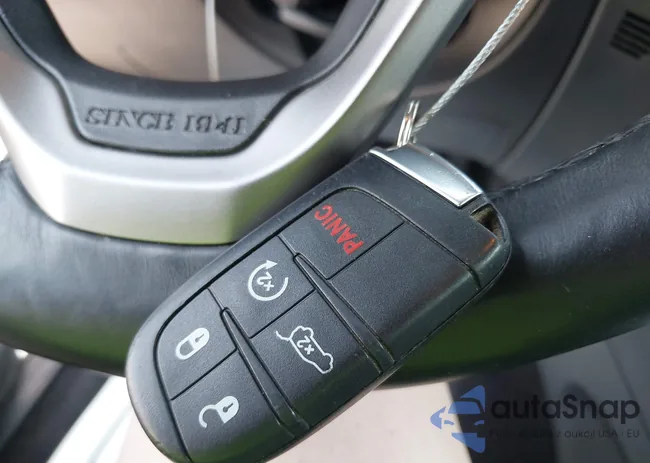 1C4RJFAG6JC211805: 42402607