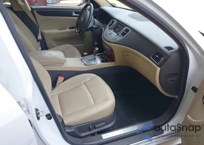 KMHGC4DDXDU237728: 42402839