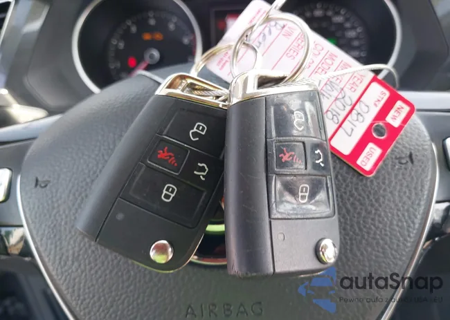 3VV3B7AX7JM092168: 42403883