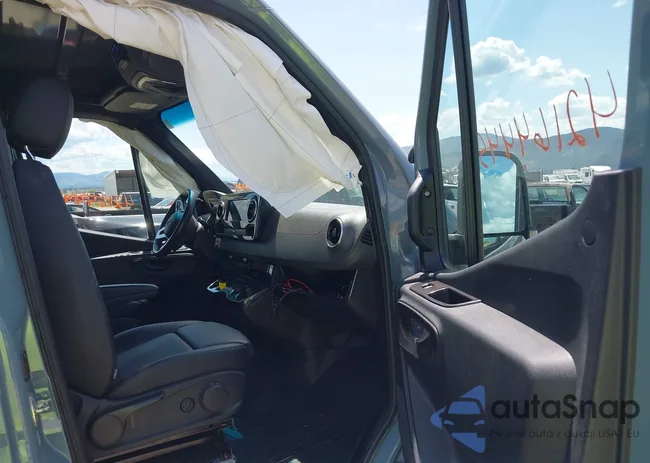 WD4FF0CD3KP141393: 42403904