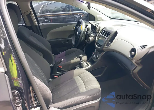 1G1JD6SB0F4157600: 42403928