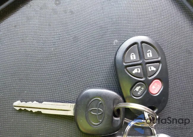 5TDXZ3DC0JS950481: 42404211